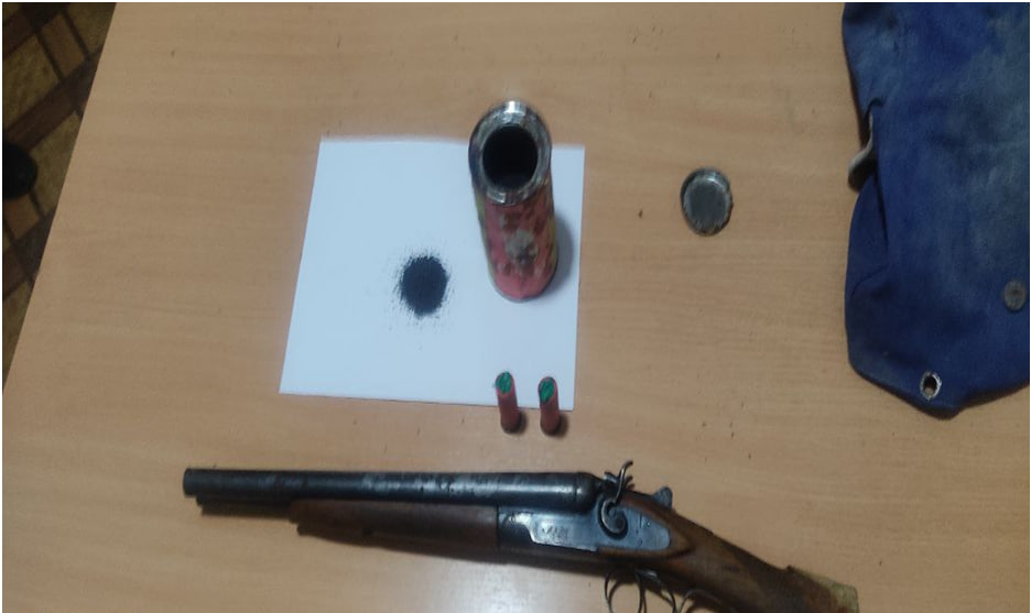 В Сырдарье обнаружены незаконное огнестрельное оружие, боеприпасы и гашиш
